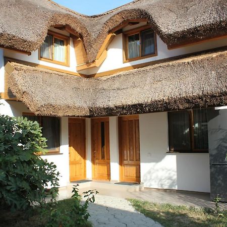 Cerdacul Cu Stuf Hotel Sfântu Gheorghe Buitenkant foto