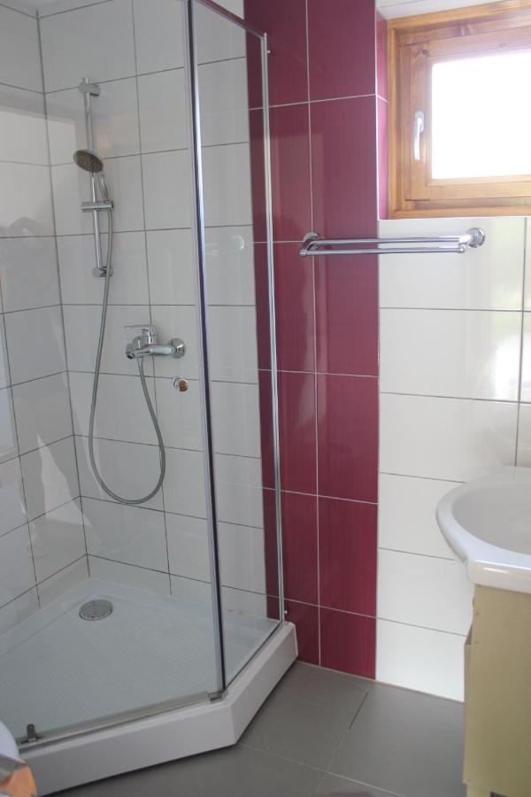 Cerdacul Cu Stuf Hotel Sfântu Gheorghe Buitenkant foto