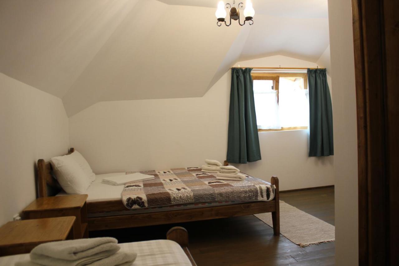 Cerdacul Cu Stuf Hotel Sfântu Gheorghe Buitenkant foto