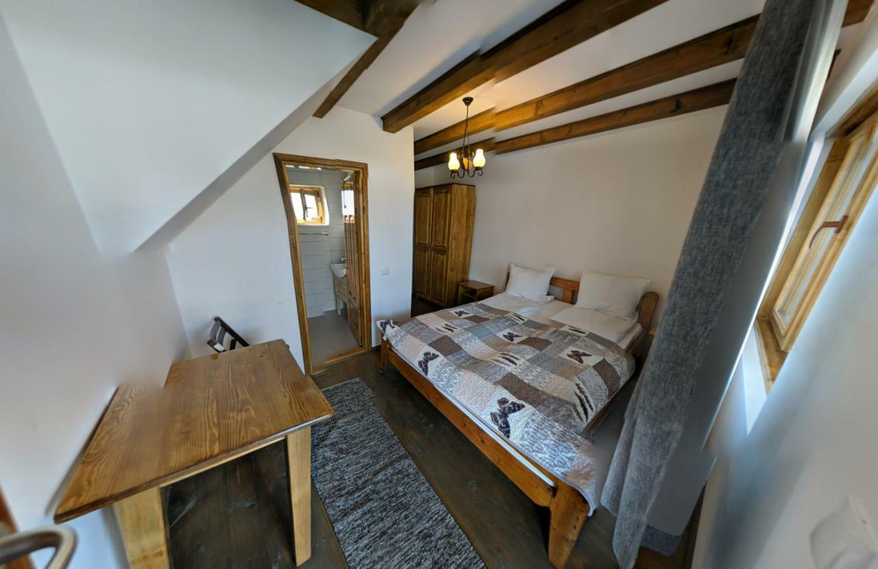 Cerdacul Cu Stuf Hotel Sfântu Gheorghe Buitenkant foto